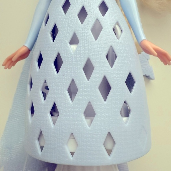 Disney's Frozen 2 Elsa's Transformation Fashion Doll - Picture 7 of 7